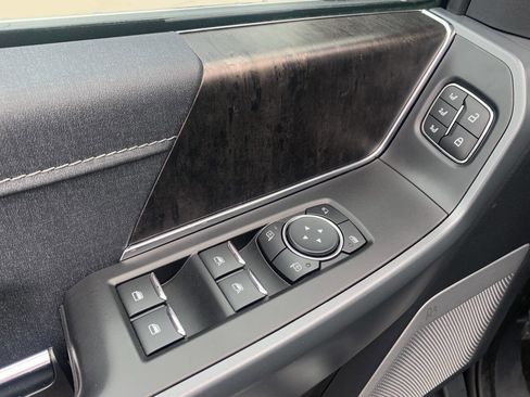 Used 2022 Ford F150 Lariat w/ Equipment Group 502A High image 18