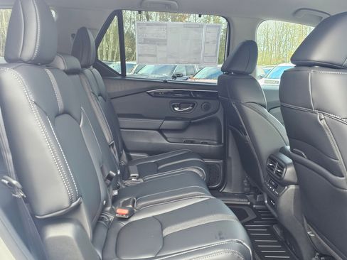 New 2025 Honda Pilot EX-L image 13