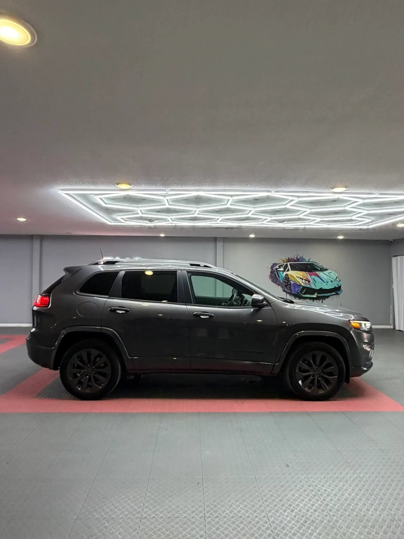 Used 2019 Jeep Cherokee High Altitude AWD/4WD image 7