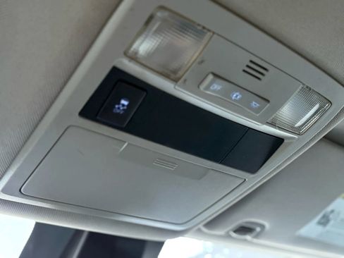 Used 2019 Toyota Tacoma SR image 32