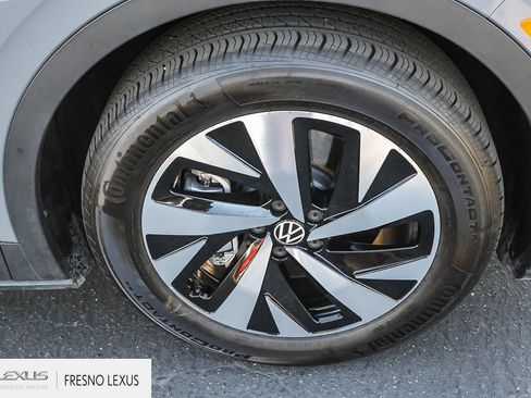Used 2025 Volkswagen ID.4 Pro RWD image 9