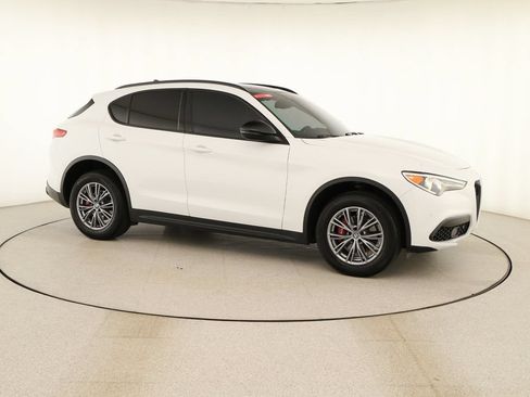 Used 2023 Alfa Romeo Stelvio Sprint RWD image 9