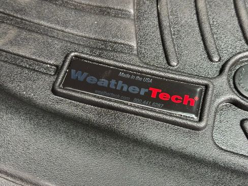 Used 2023 Chevrolet Traverse LT image 27