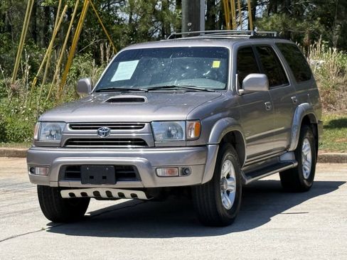 Used 2002 Toyota 4Runner SR5 w/ Sport Edition RWD image 2