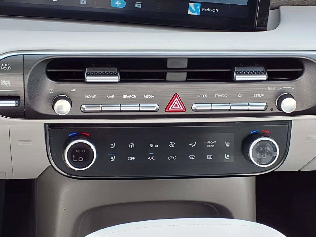 Certified 2026 Hyundai Palisade SEL FWD image 14