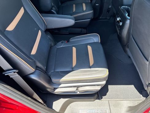 Used 2023 GMC Yukon AT4 w/ AT4 Premium Package AWD/4WD image 28