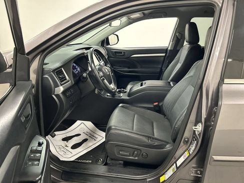 Used 2019 Toyota Highlander Plus AWD/4WD image 9