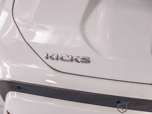 Used 2022 Nissan Kicks S image 16