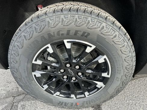 New 2026 Chevrolet Traverse Z71 image 9