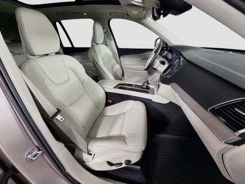 Certified 2024 Volvo XC90 T8 Plus w/ Protection Package Premier AWD/4WD image 31