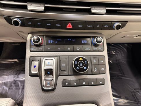 Used 2023 Hyundai Palisade Limited w/ Cargo Package AWD/4WD image 18