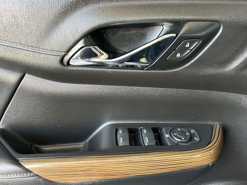 Certified 2020 GMC Acadia SLE FWD image 11