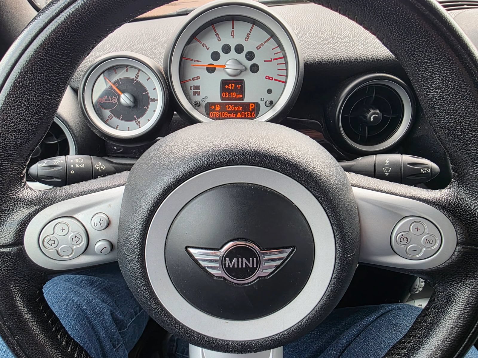 Used 2010 MINI Cooper Convertible w/ Cold Weather Pkg FWD image 10