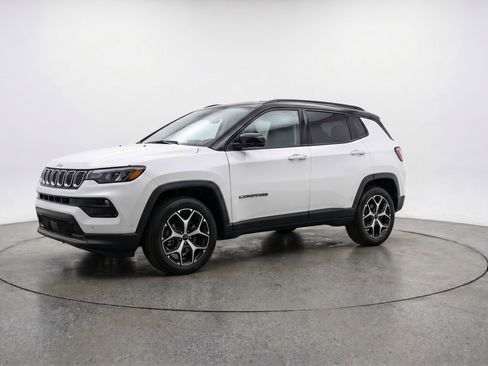 Used 2025 Jeep Compass Limited AWD/4WD image 3