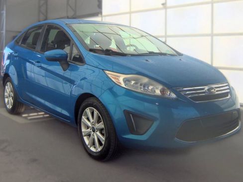 Used 2012 Ford Fiesta SE FWD image 4