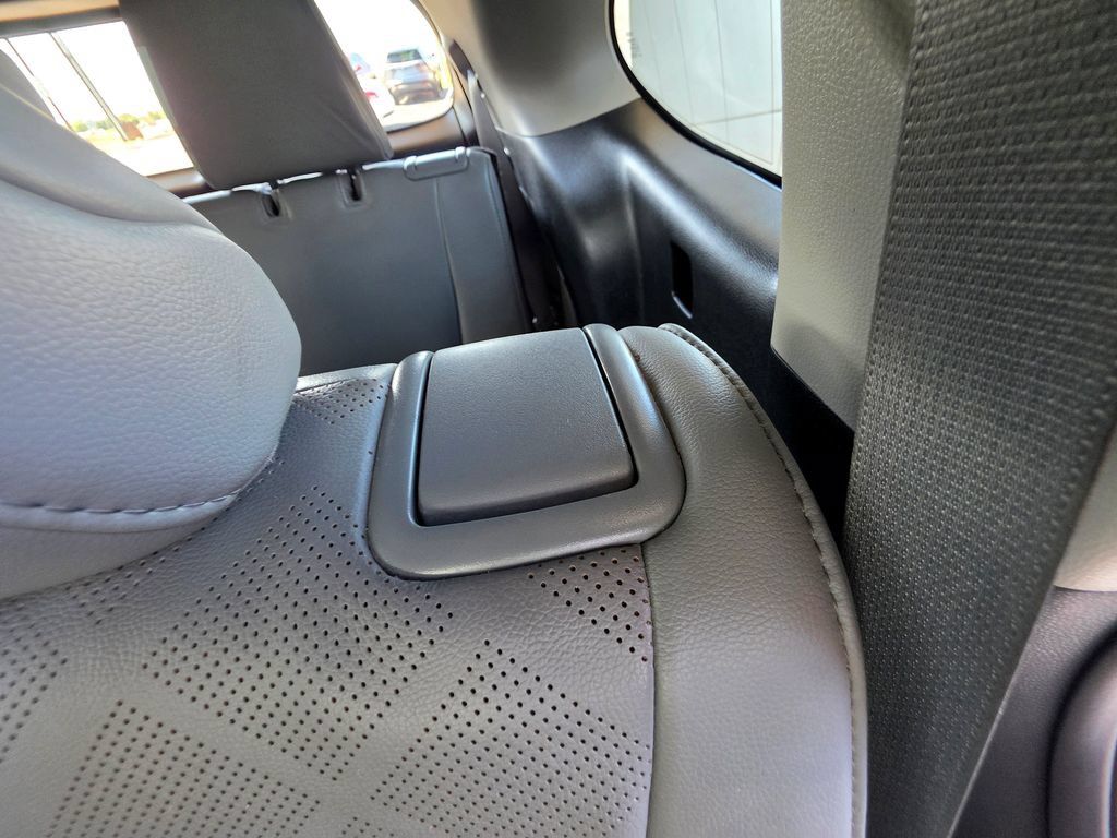 Used 2021 Toyota Highlander Platinum AWD/4WD image 65