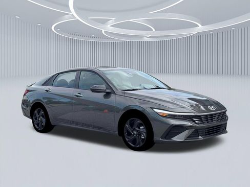 New 2026 Hyundai Elantra Sport FWD image 10