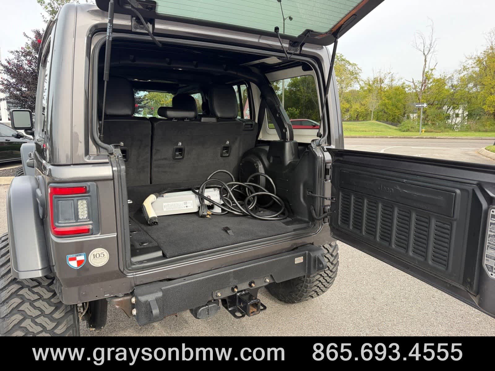Used 2022 Jeep Wrangler Unlimited Rubicon 4xe w/ Cold Weather Group AWD/4WD image 21