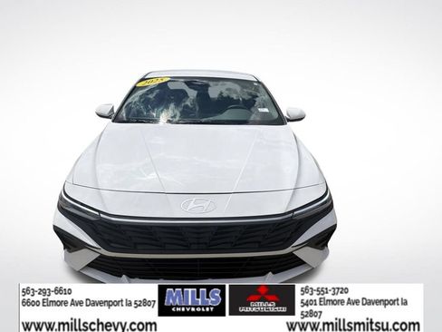 Used 2025 Hyundai Elantra Hybrid FWD image 2