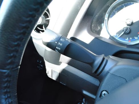 Used 2019 Toyota Corolla SE FWD image 15