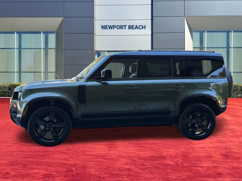 New 2026 Land Rover Defender 110 X-Dynamic SE image 2