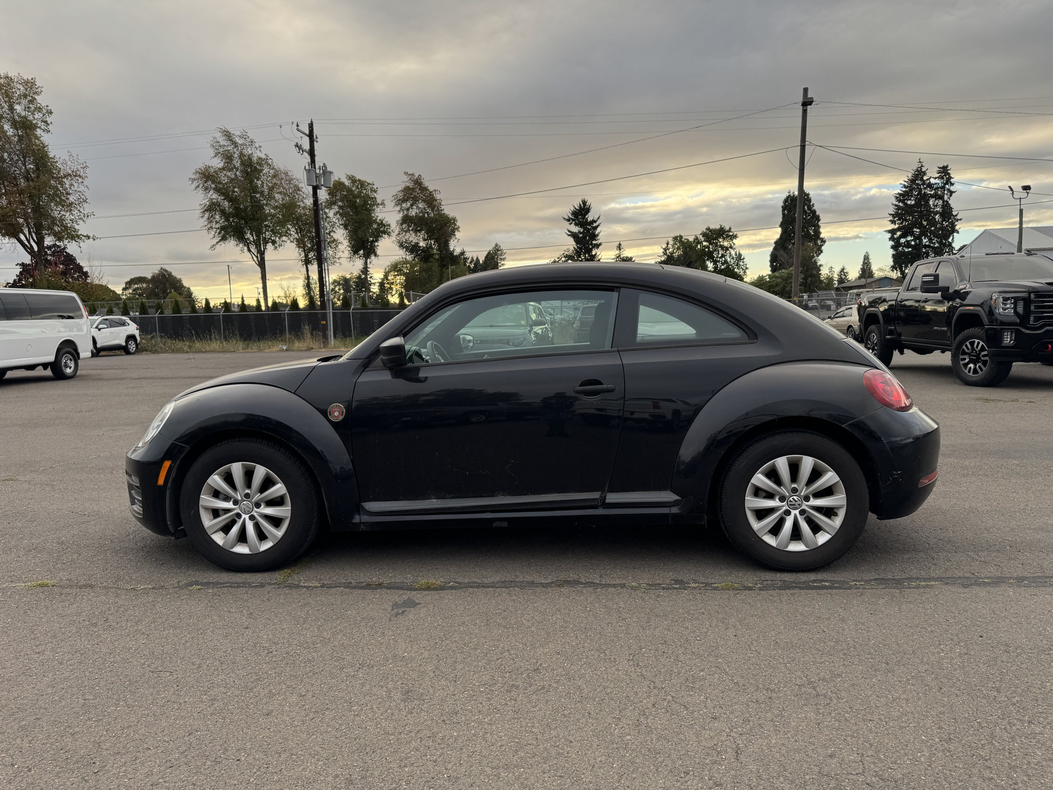 Used 2017 Volkswagen Beetle 1.8T Classic FWD image 4