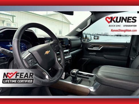 Used 2024 Chevrolet Silverado 1500 High Country w/ High Country Premium Package AWD/4WD image 19