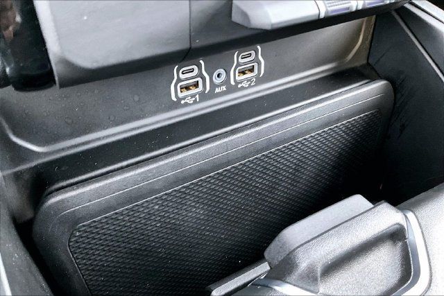 Used 2026 RAM 1500 Laramie AWD/4WD image 16