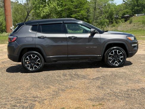 Used 2019 Jeep Compass Trailhawk image 6