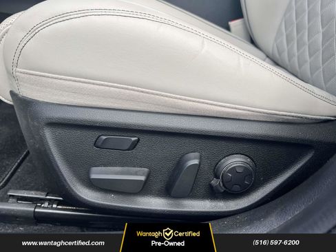 Used 2022 Genesis G70 3.3T w/ Sport Prestige Package image 19