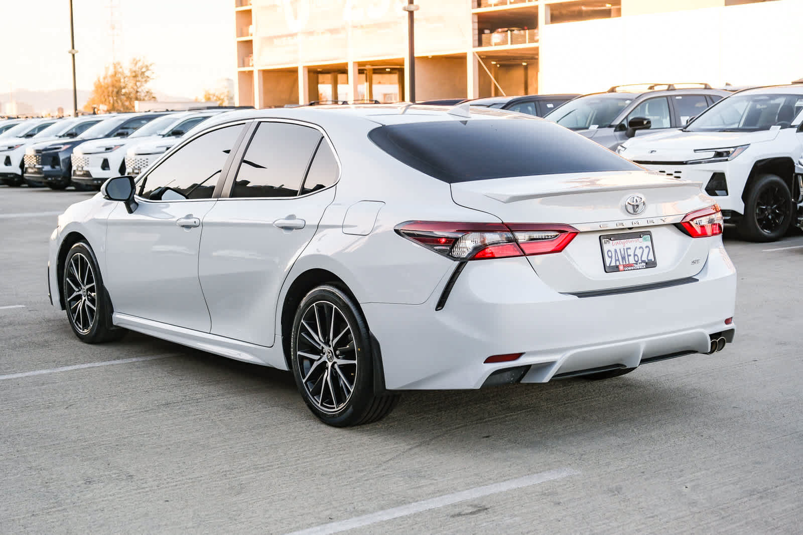 Certified 2022 Toyota Camry SE FWD image 6