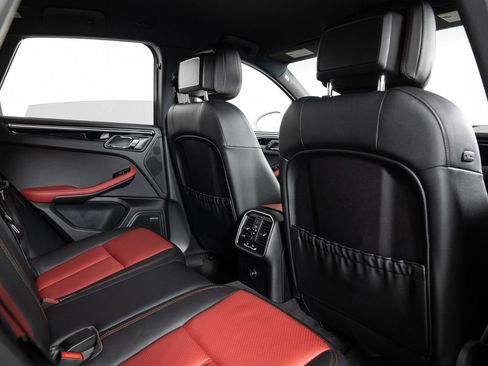 Used 2016 Porsche Macan S w/ Infotainment Package image 23