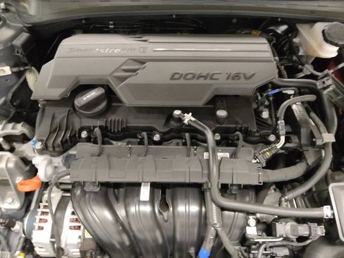 Used 2024 Hyundai Elantra SE image 30