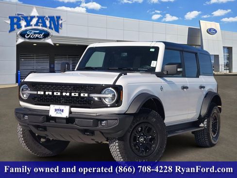 Certified 2025 Ford Bronco Outer Banks w/ Sasquatch Package image 1