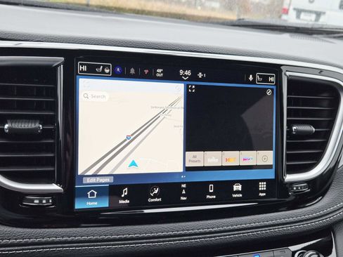 New 2026 Chrysler Pacifica Limited w/ S Appearance Package image 24