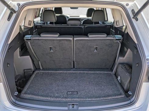 Used 2023 Volkswagen Atlas SE w/ Black Wheel Package FWD image 6