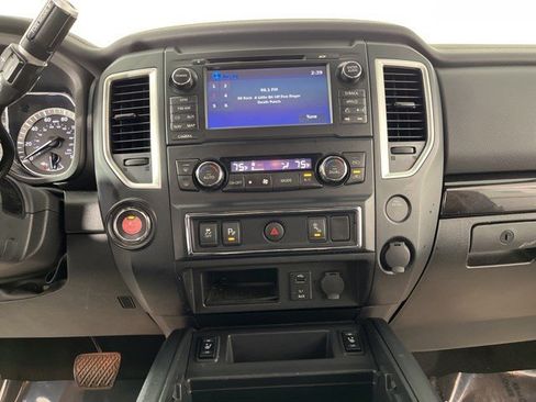 Used 2018 Nissan Titan SL w/ Midnight Edition RWD image 21