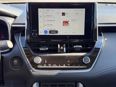 Used 2025 Toyota Corolla Cross XLE image 14