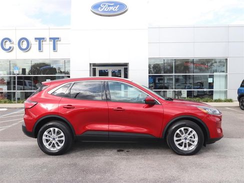 Certified 2020 Ford Escape SE image 13