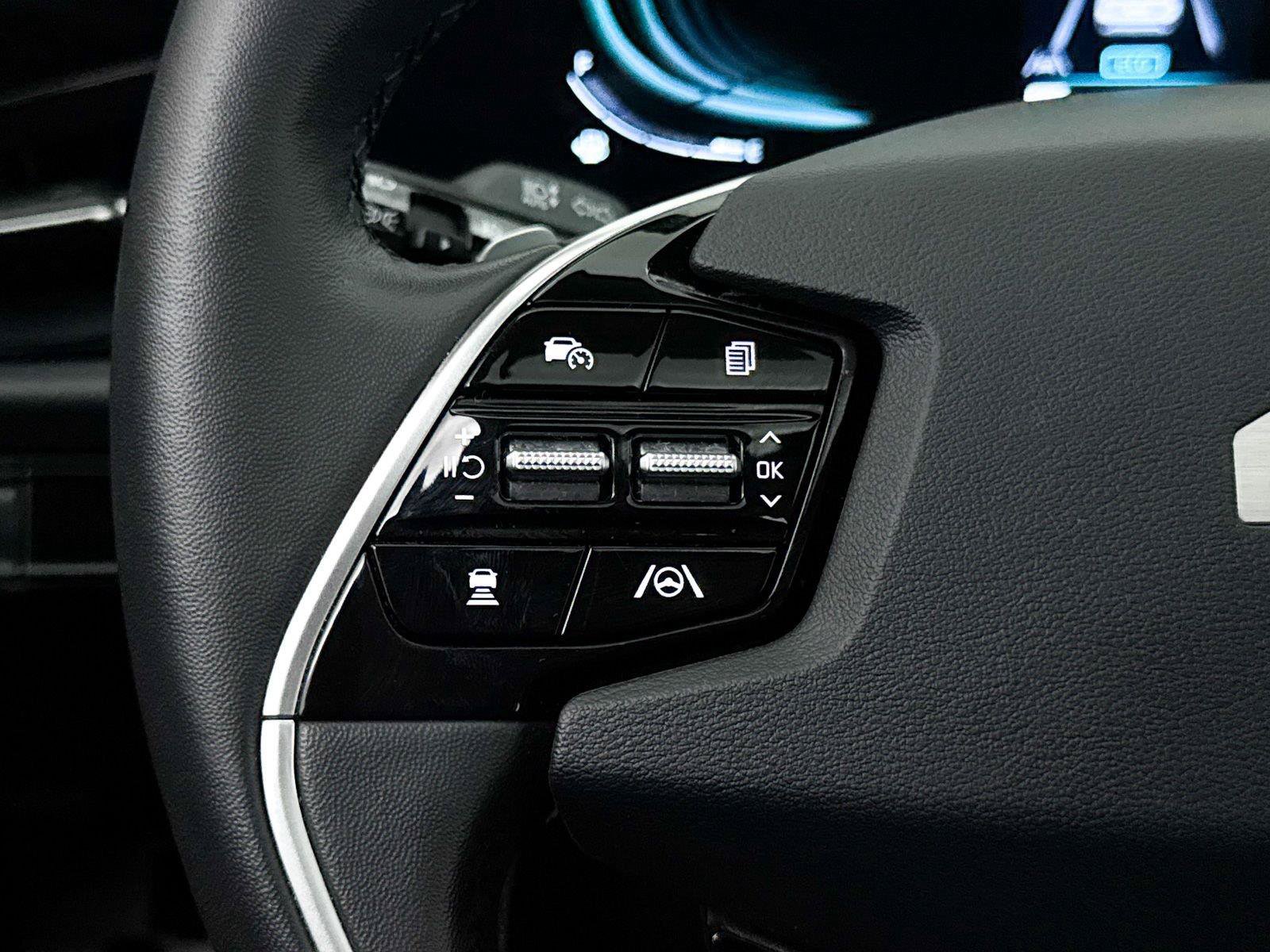 Used 2023 Kia Niro EX Touring FWD image 32