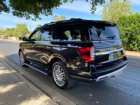 Used 2024 Ford Expedition Limited AWD/4WD image 16