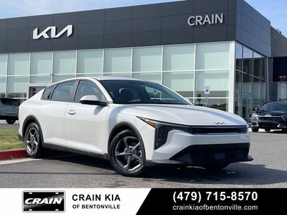 New 2025 Kia K4 LXS