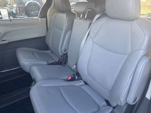 Used 2024 Toyota Sienna XLE image 18