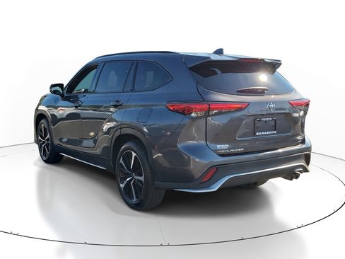 Used 2022 Toyota Highlander XSE image 8