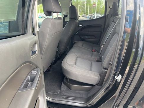 Used 2022 Chevrolet Colorado LT w/ LT Convenience Package image 18