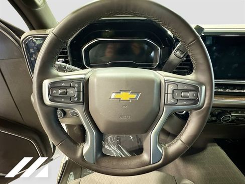 Used 2022 Chevrolet Silverado 1500 LT AWD/4WD image 11