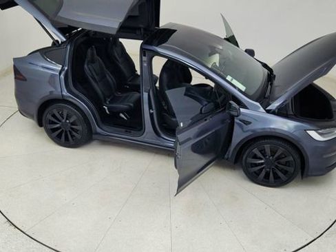 Used 2022 Tesla Model X image 86