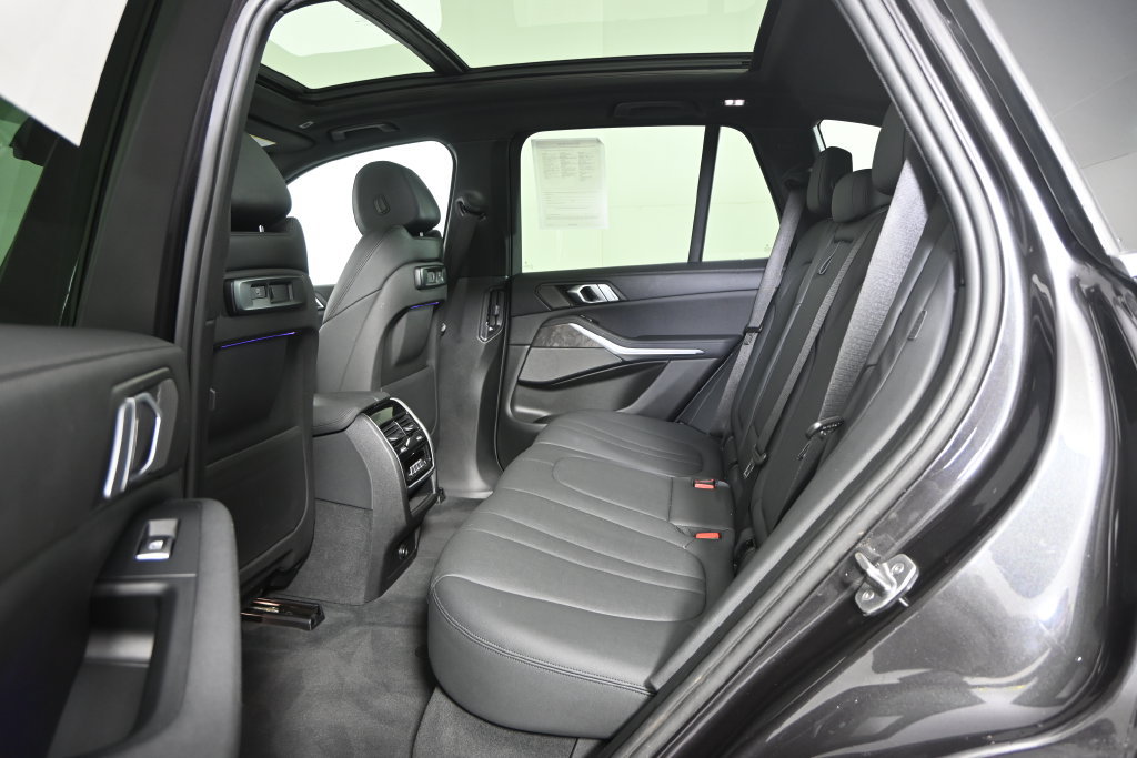 Used 2019 BMW X5 xDrive40i w/ Premium Package 2 AWD/4WD image 18