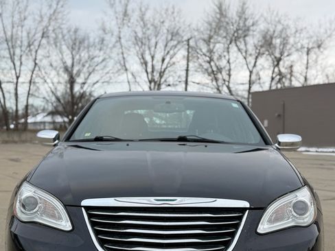 Used 2011 Chrysler 200 Limited image 3