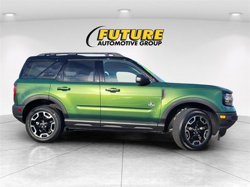 Used 2024 Ford Bronco Sport Outer Banks w/ Tech Package image 3